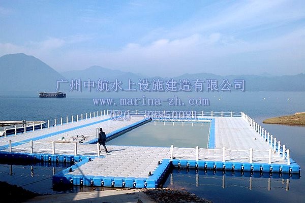 水上游泳池 水上浮筒 廣州中航水上設(shè)施建造有限公司