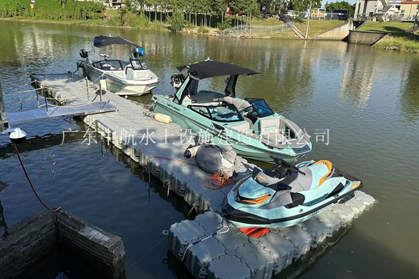 浮筒碼頭 浮動碼頭 水上碼頭 摩托艇碼頭